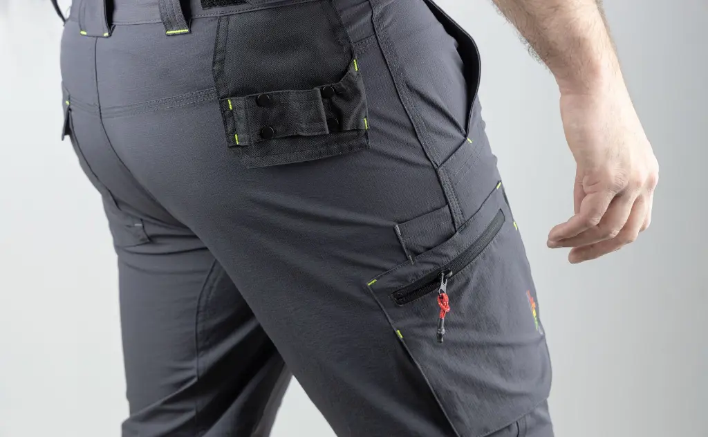 ZOOM POCHE ARRIERE-POCHE OUTIL-1841 SOLAIRE.webp